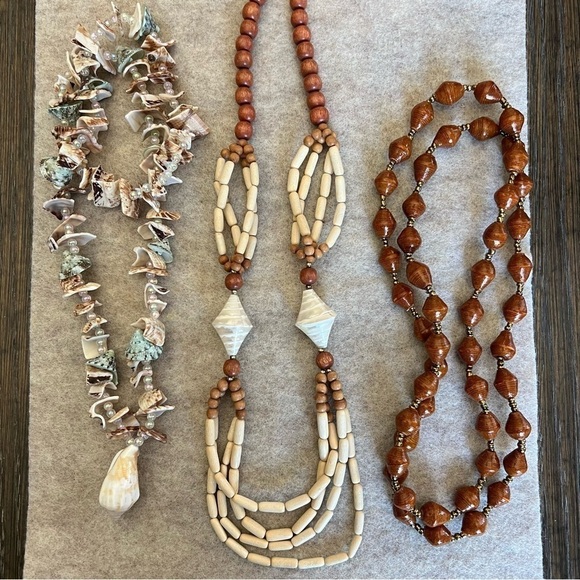 ♡3 Shell, Wood Beads, And Paper Beaded Necklaces♡ - Picture 3 of 6